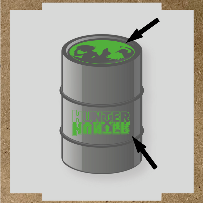 Kit de 2 stickers pour baril, incluant des silhouettes de personnages et le logo 'HUNTER' en lettres stylisées, sur un baril circulaire. couleur:vert prairie