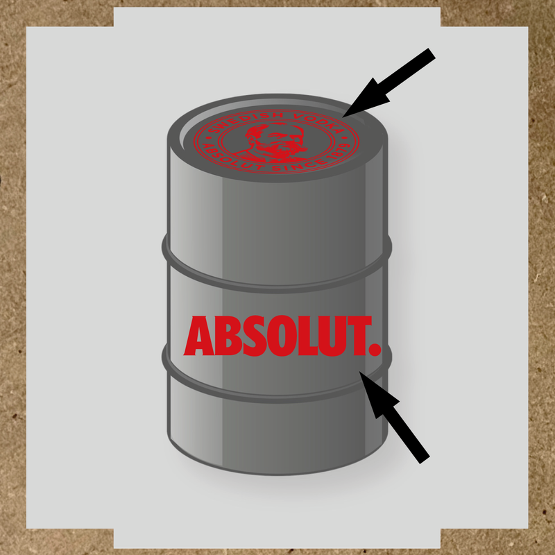 Visuel du kit de stickers pour baril montrant deux stickers avec le logo et le texte 'ABSOLUT.' sur un fût. couleur:rouge
