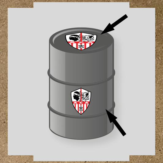 Kit de 2 stickers pour baril illustrant deux logos sur un fût gris.