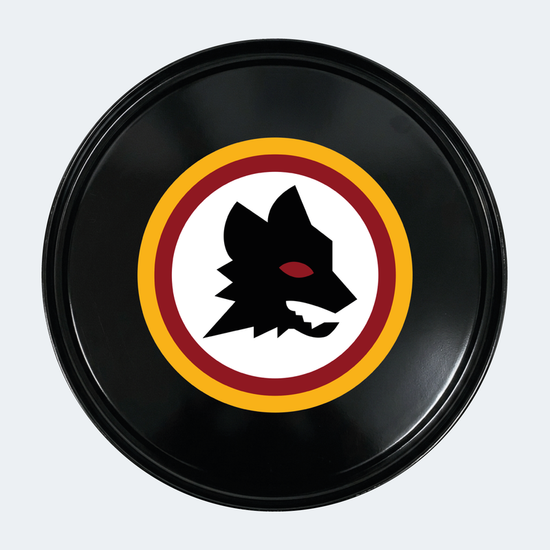 Vue de face d’un baril décoratif avec sticker inférieur AS Roma 