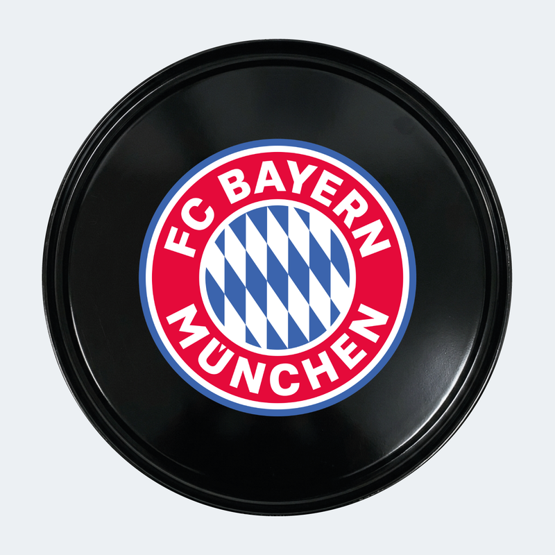 Vue de face d’un baril décoratif avec sticker inférieur Bayern Munich