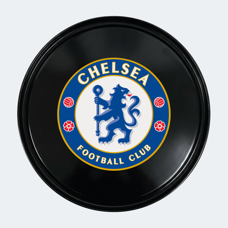 Vue de face d’un baril décoratif avec sticker inférieur Chelsea