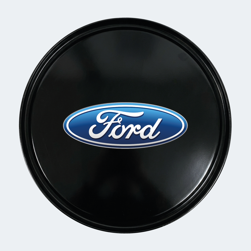 Vue de face d’un baril décoratif avec sticker inférieur Ford bleu