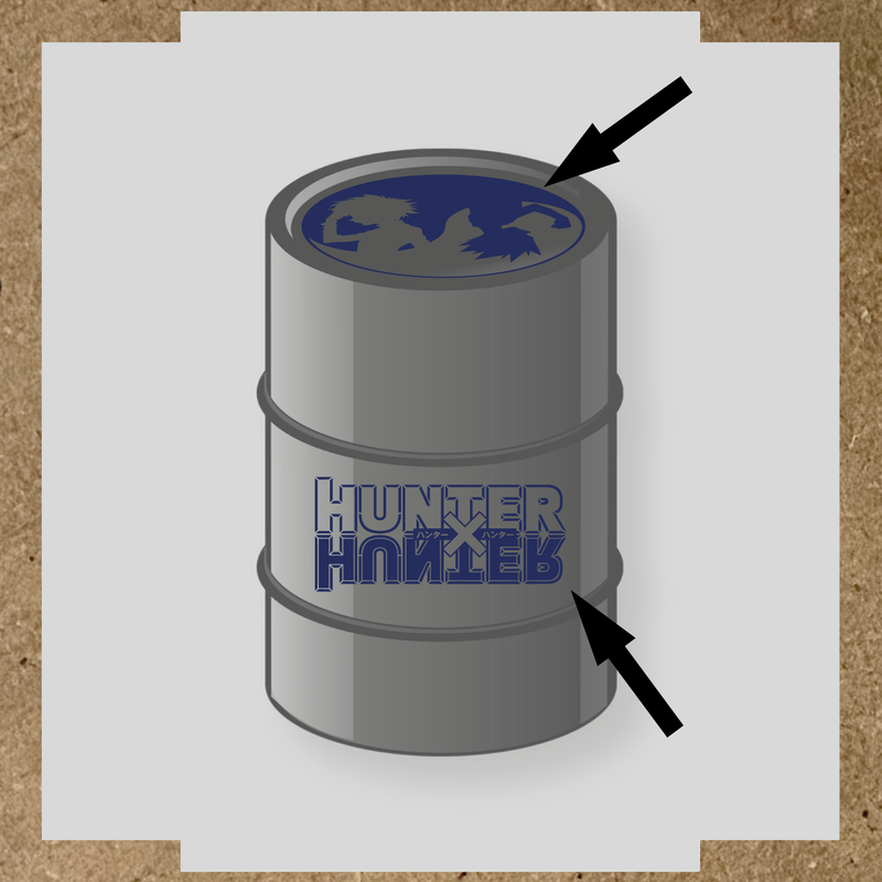 Kit de 2 stickers pour baril, incluant des silhouettes de personnages et le logo 'HUNTER' en lettres stylisées, sur un baril circulaire. couleur:bleu nuit
