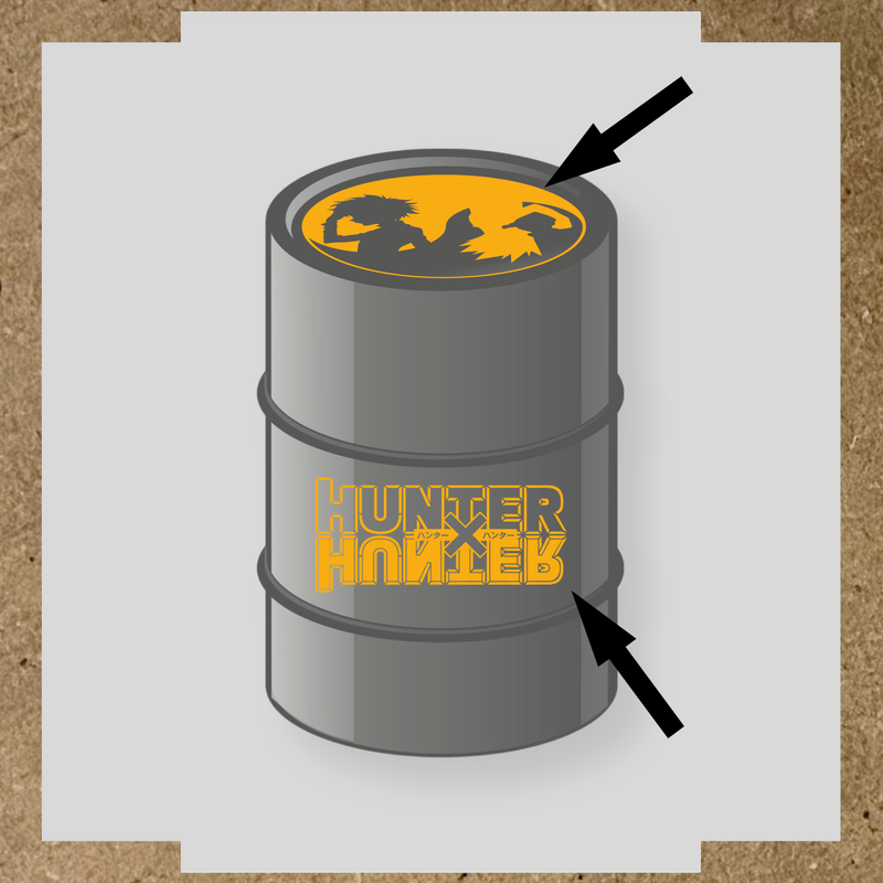 Kit de 2 stickers pour baril, incluant des silhouettes de personnages et le logo 'HUNTER' en lettres stylisées, sur un baril circulaire. couleur:jaune foncé