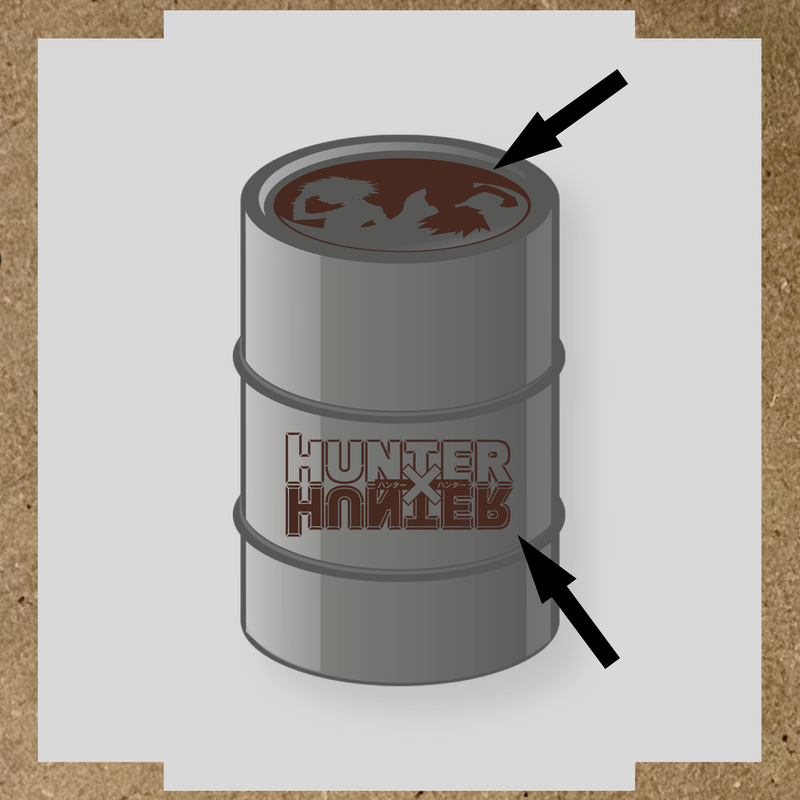 Kit de 2 stickers pour baril, incluant des silhouettes de personnages et le logo 'HUNTER' en lettres stylisées, sur un baril circulaire. couleur:marron foncé