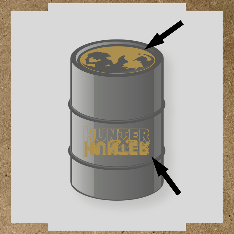 Kit de 2 stickers pour baril, incluant des silhouettes de personnages et le logo 'HUNTER' en lettres stylisées, sur un baril circulaire. couleur:or