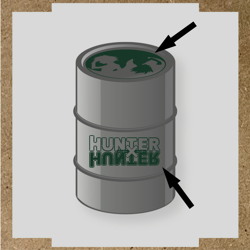 Kit de 2 stickers pour baril, incluant des silhouettes de personnages et le logo 'HUNTER' en lettres stylisées, sur un baril circulaire. couleur:vert forêt