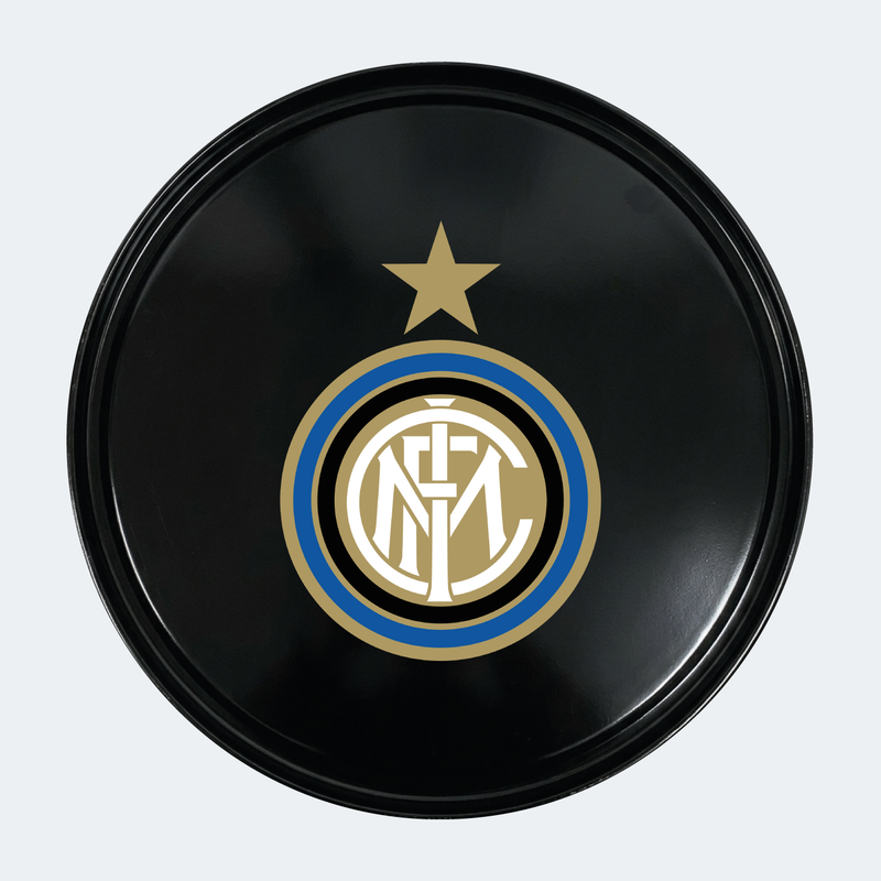 Vue de face d’un baril décoratif avec sticker inférieur Inter Milan 2007-2014