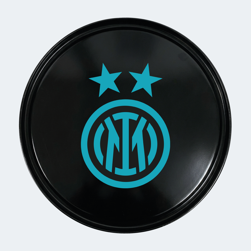 Vue du dessus d’un baril avec sticker principal Inter Milan 