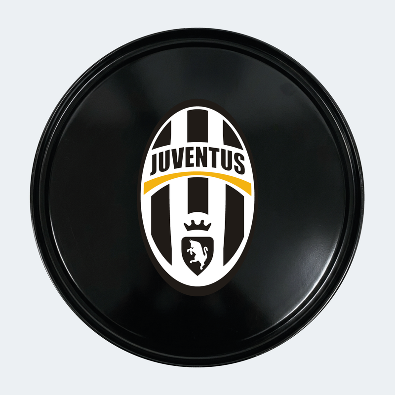 Vue de face d’un baril décoratif avec sticker inférieur Juventus 2004-2017