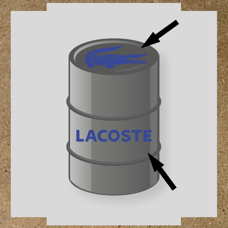 Illustration du kit de stickers pour baril LACOSTE, représentant un crocodile blanc et le texte 'LACOSTE' en blanc sur un baril. couleur:bleu roi