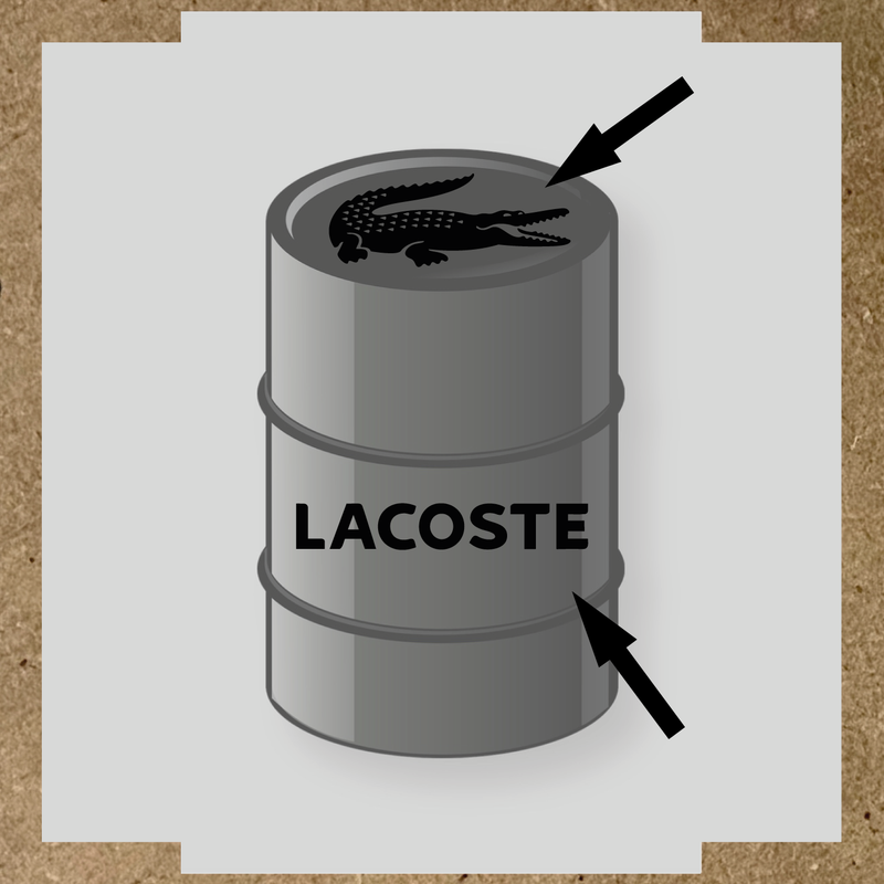 Illustration du kit de stickers pour baril LACOSTE, représentant un crocodile blanc et le texte 'LACOSTE' en blanc sur un baril. couleur:noir