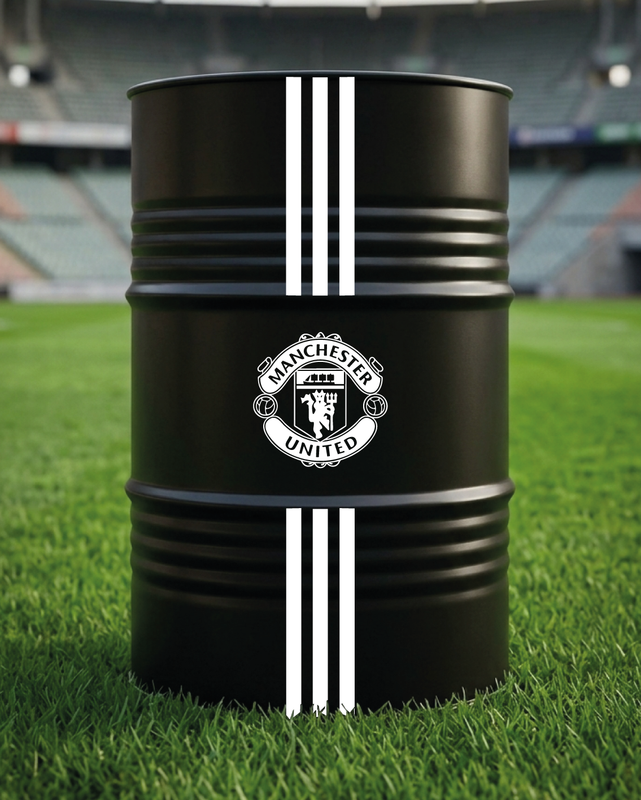 Mise en situation d’un baril décoratif avec kit de 4 stickers Manchester United 