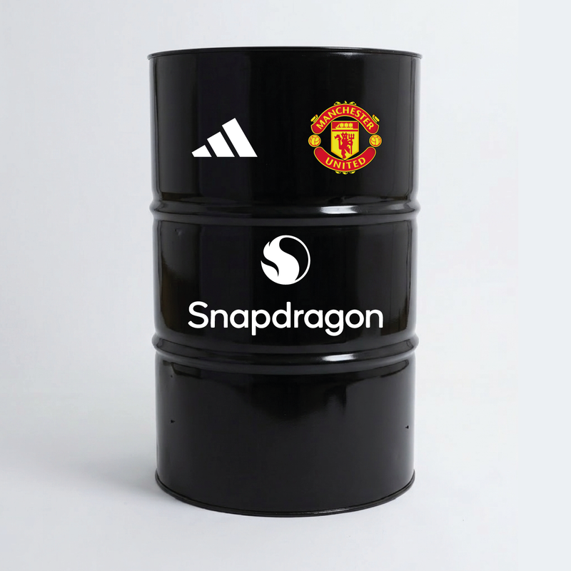 Vue de face d’un baril décoratif avec kit de 4 stickers Manchester United version 2 