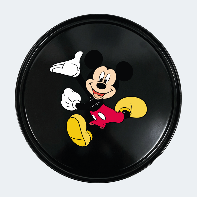 Vue de face d’un baril décoratif avec sticker inférieur Kit de 2 stickers Mickey Mouse logo pour baril décoratif