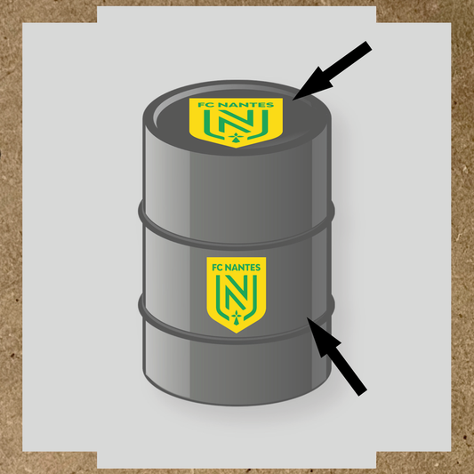Kit de 2 stickers pour personnaliser un baril au design FC Nantes, mettant en avant un logo jaune et vert