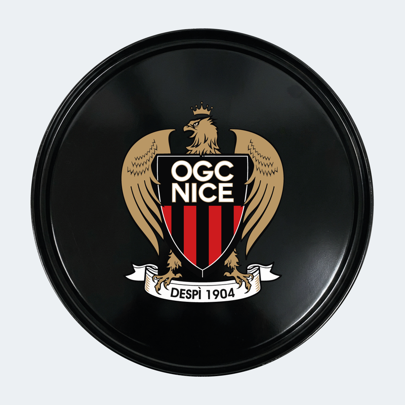Vue de face d’un baril décoratif avec sticker inférieur OGC Nice