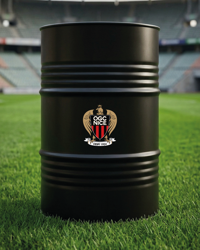 Mise en situation d’un baril décoratif avec kit de 2 stickers OGC Nice