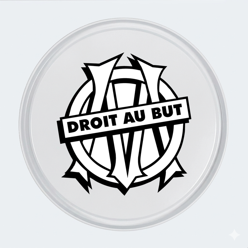 Vue de face d’un baril décoratif avec sticker inférieur OM noir et blanc