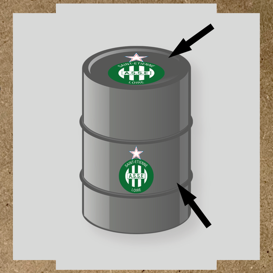 Kit de 2 stickers pour baril avec logo de l'AS Saint-Étienne sur le dessus et le côté.