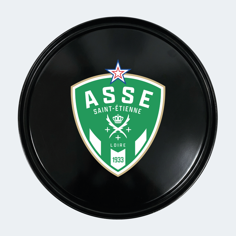 Vue du dessus d’un baril avec sticker principal ASSE 