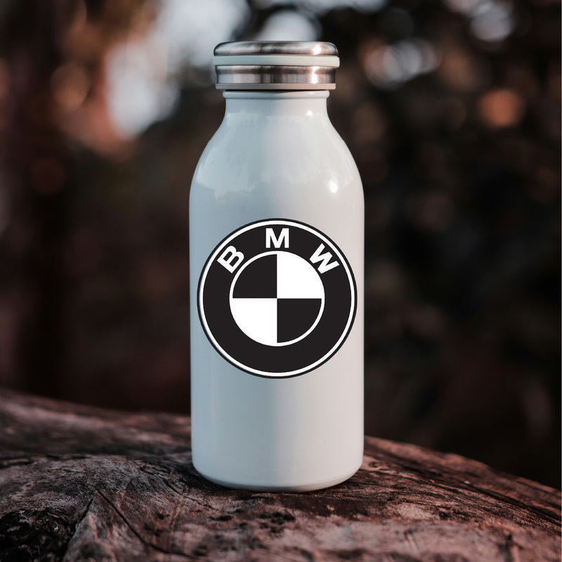Sticker Logo BMW Noir & Blanc Minimaliste – Style Épuré